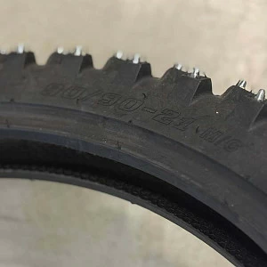 Мотошина 90/90-21 MT-218, шипованная Regulmoto 264 шип.