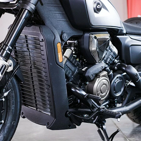 Мотоцикл QJ SRV 600 V4 (черный матовый) 2026г.
